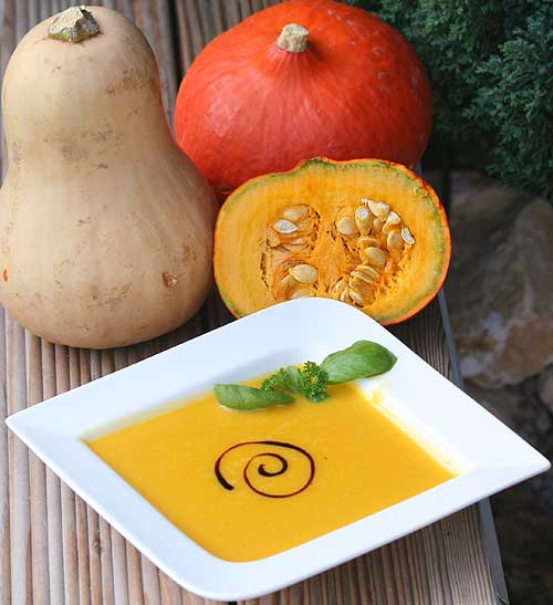 Kürbissuppe mit Käse