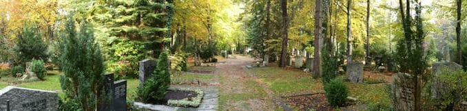 Friedhofsansicht im Herbst